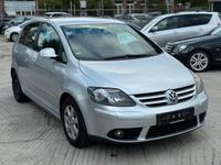 Volkswagen Golf Plus 1.6 Goal / TÜV / PDC / 8xbereift / kein Rost Frankfurt am Main - Fechenheim Vorschau