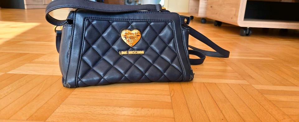 Love Moschino Handtasche Umhängetasche dunkelblau in Roxel