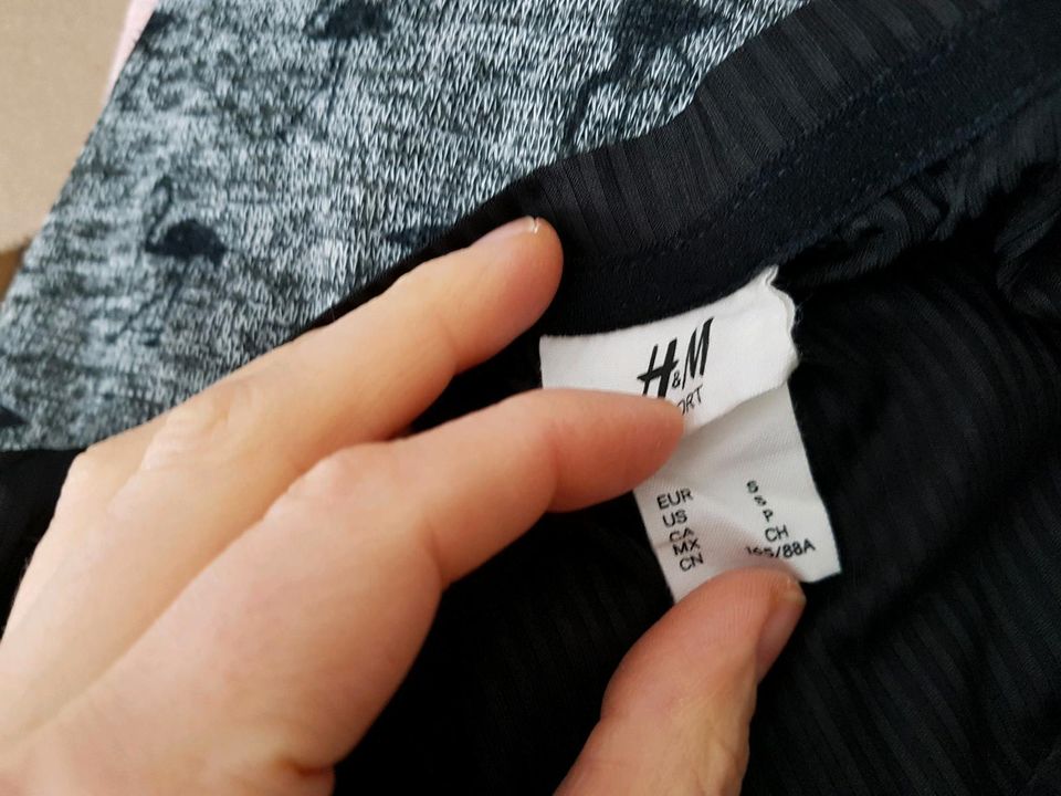 Schulterfreies Shirt | H&M | Größe 36 | Nr. B in Langenfeld