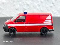 WIKING VW T5 Feuerwehr Transporter Feuerwehr Auto, Modellauto, Nordrhein-Westfalen - Recklinghausen Vorschau