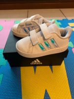 Adidas Kinderschuhe Grand Courti 21 Silber Sneaker Thüringen - Wiesenthal Vorschau