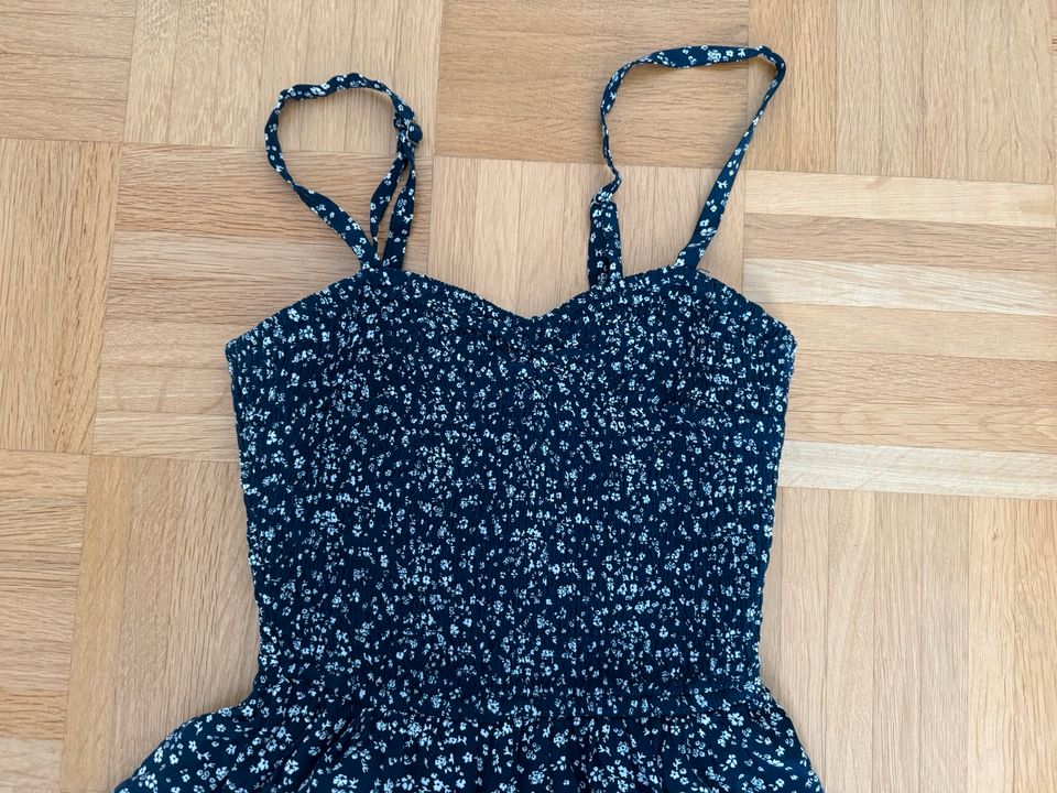 Hollister Jumpsuit Damen / Mädchen Gr. XS in Asperg