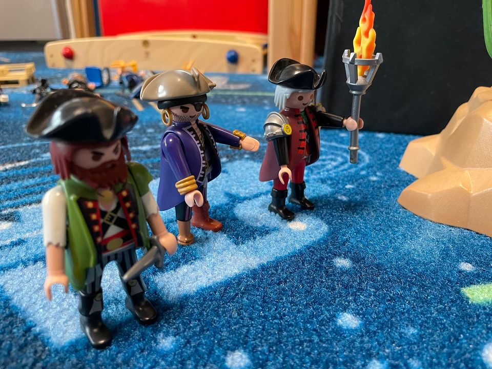 Playmobil Verschiedenes… Bitte alle Fotos ansehen in Linden