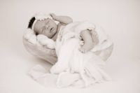 Newbornshooting im Fotostudio, Fotoshooting Babyfotos Fotografie Bayern - Wegscheid Vorschau