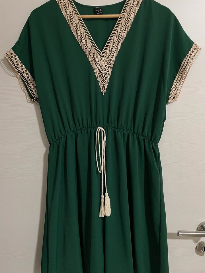 Kleid leicht in grün in Heinsberg