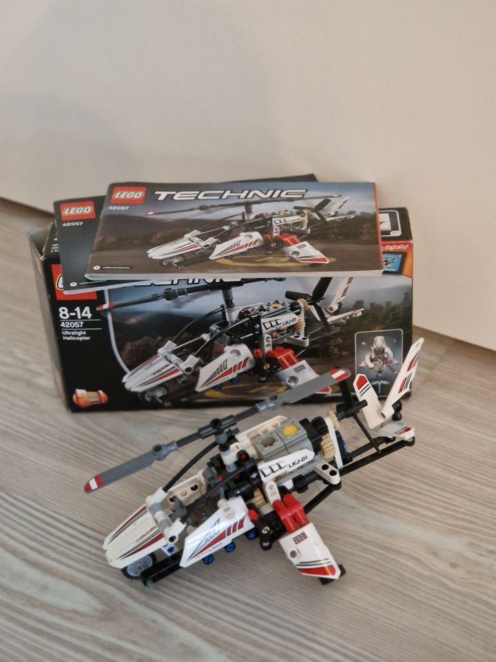 LEGO Technic 42057 Ultraleicht-Hubschrauber in Meerbusch