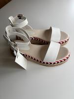 Weiße Sandalette mit Knöchelriemen von Tommy Hilfiger Baden-Württemberg - Weinsberg Vorschau
