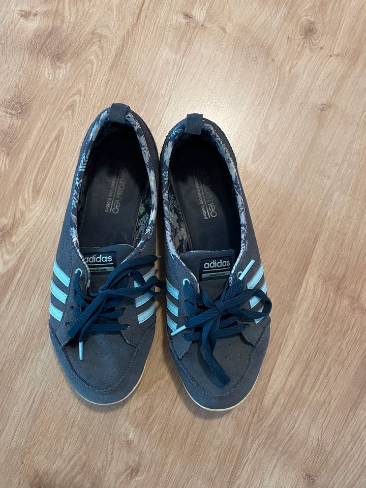 Adidas Ballerina in Steinen