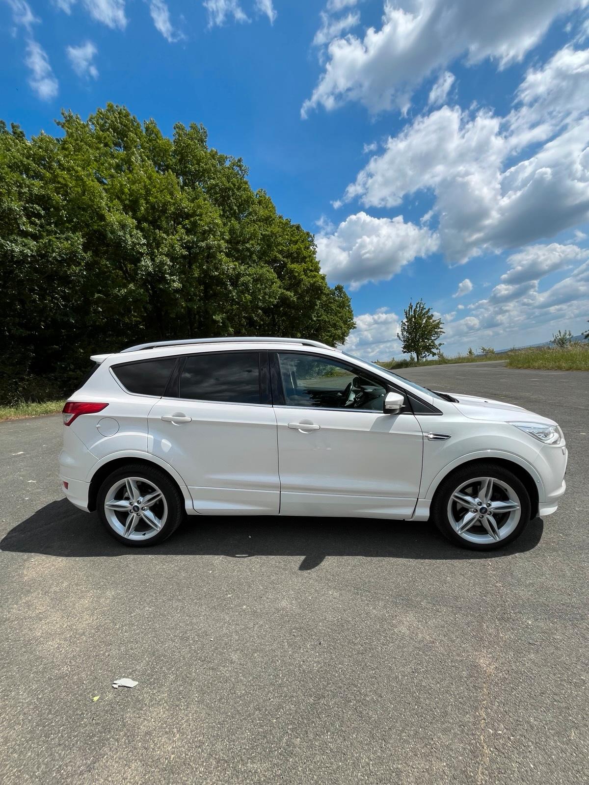 Abbildung des Autos Ford Kuga Individual 4x4…