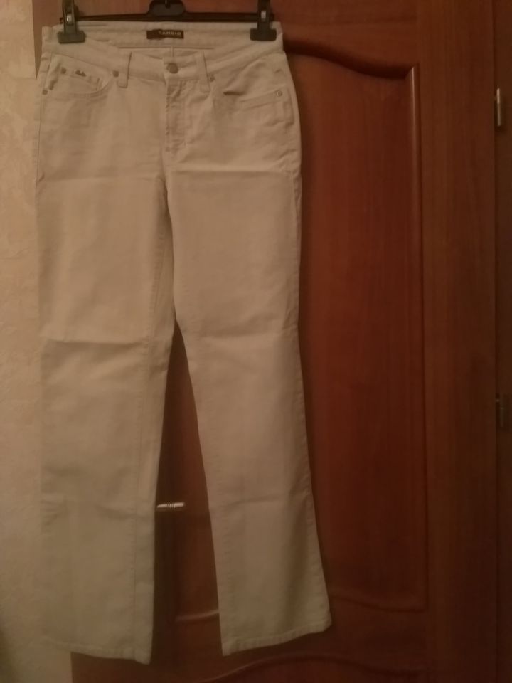 CAMBIO Baumwollhose mit Elastan, hell, Glitzer hinten, Gr.40, TOP in Berlin