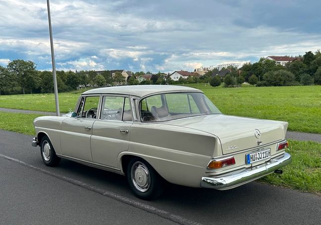 Mercedes Benz 200 "Heckflosse" Oldtimer & Hochzeitsauto mieten! in Hanau