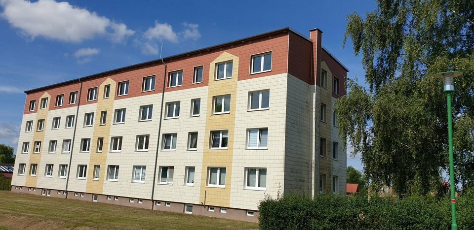 Schöne große Zweiraumwohnung  zum Heimwerken in Quadenschönfeld , Dorfstraße 18 in Quadenschönfeld