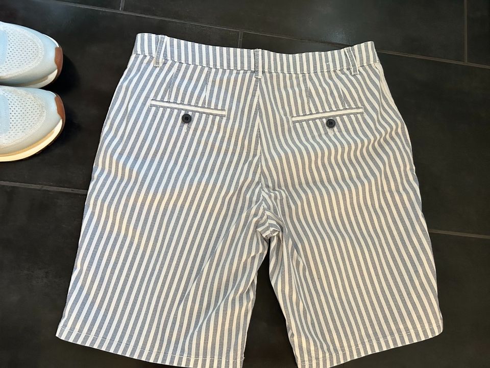 Esprit Shorts 38/40 wneu blau weiß Galon Streifen klassisch chic in Viereth-Trunstadt