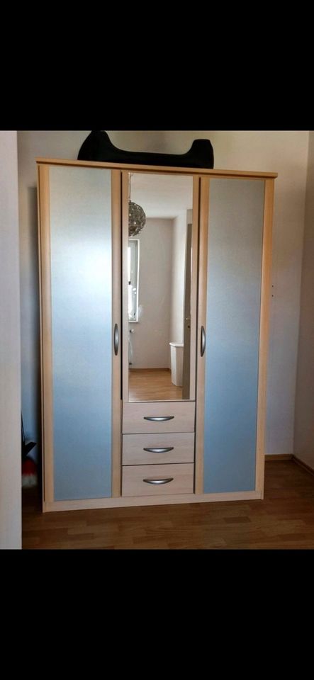 Kleiderschrank in Hamburg