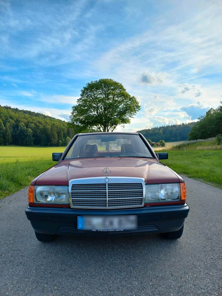 Mercedes Benzin 190 D mit H-Kennzeichen. in Albstadt