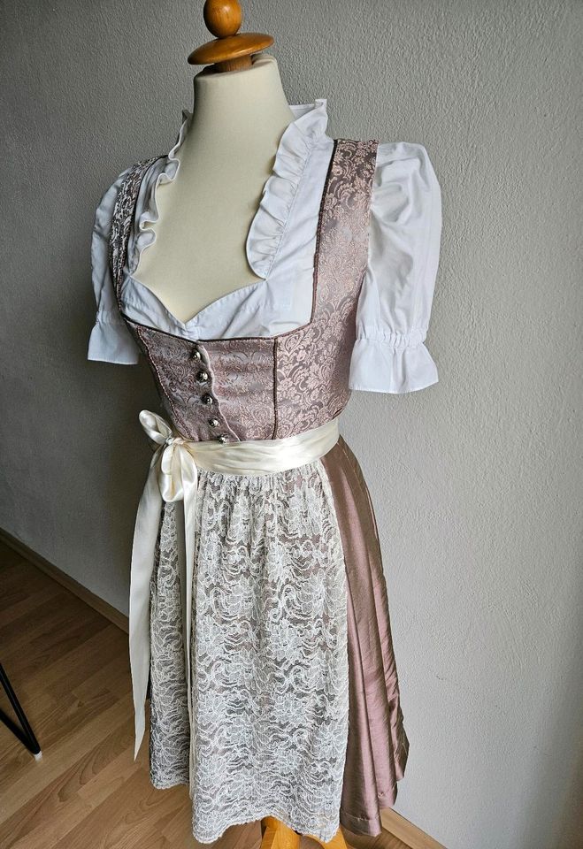 MarJo Dirndl | limitiertes Modell | Festliches Dirndl in Deggendorf