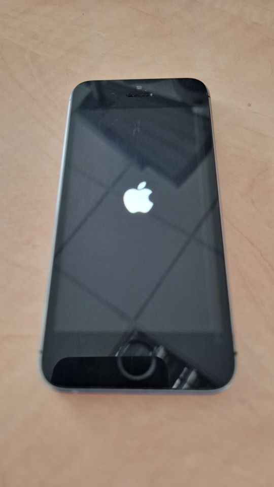 Apple iPhone 5s - 16GB Space Grau A1457 (GSM) gut erhalten Handy in Hamburg