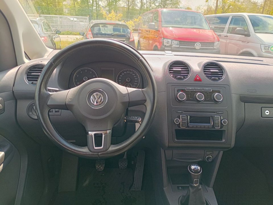 Volkswagen Caddy Kombi Soccer Trendline in Siegenburg