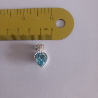 Silberner Kettenanhänger mit blauem Swarovski Kristall herzförmig Hessen - Kalbach Vorschau