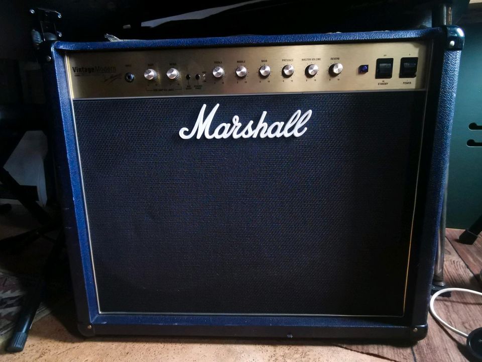 Marshall 2266 Vintage Modern C Digitech 2101 in Essen