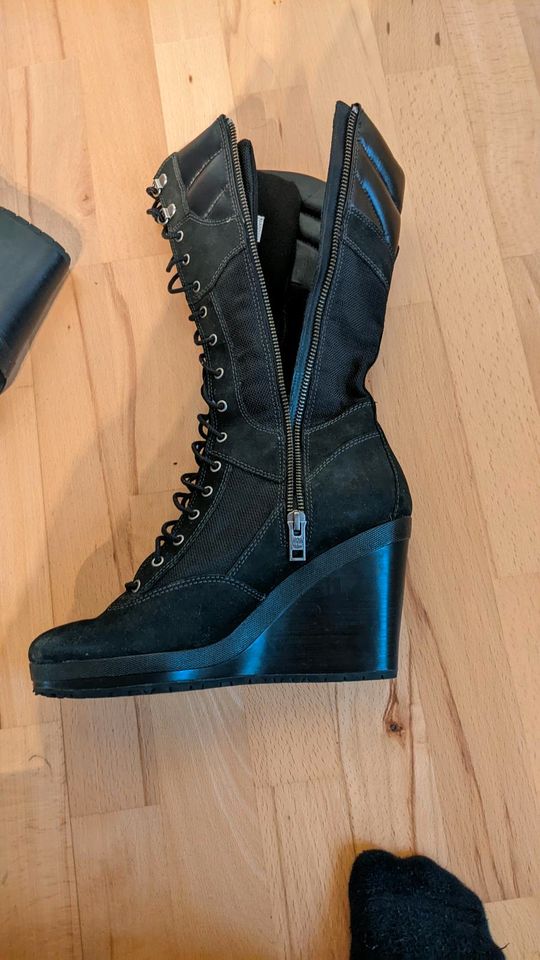 Schwarze Timberland Boots, Stiefel zum Schnüren in Berlin