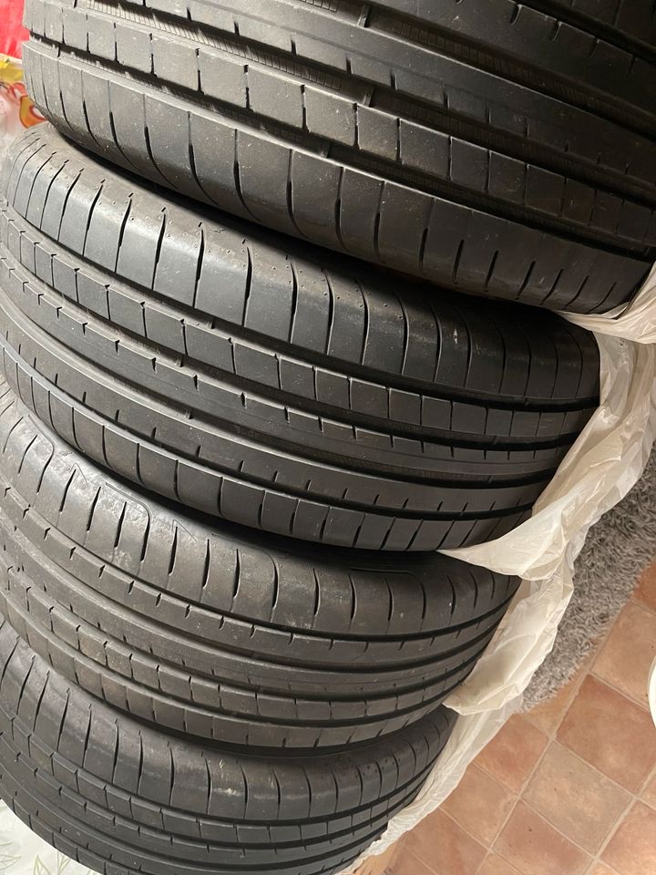 4x Sommerreifen 235/45 R19 in Stuttgart