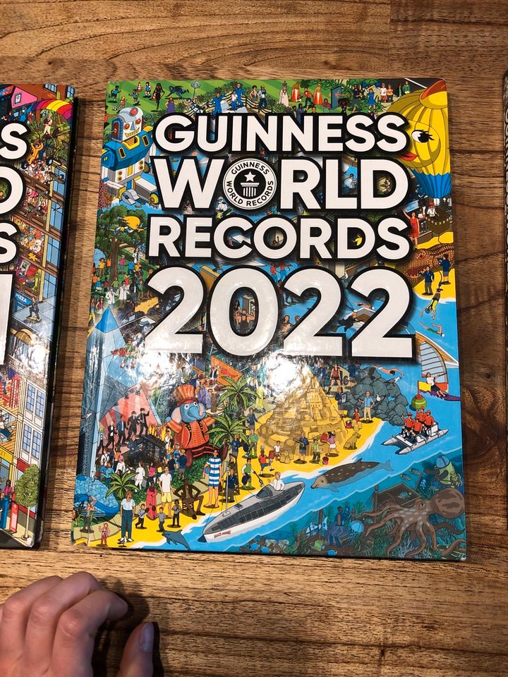 Guinness World Records Bücher 2021 2022 2023 in Bredenbek (bei Rendsburg)