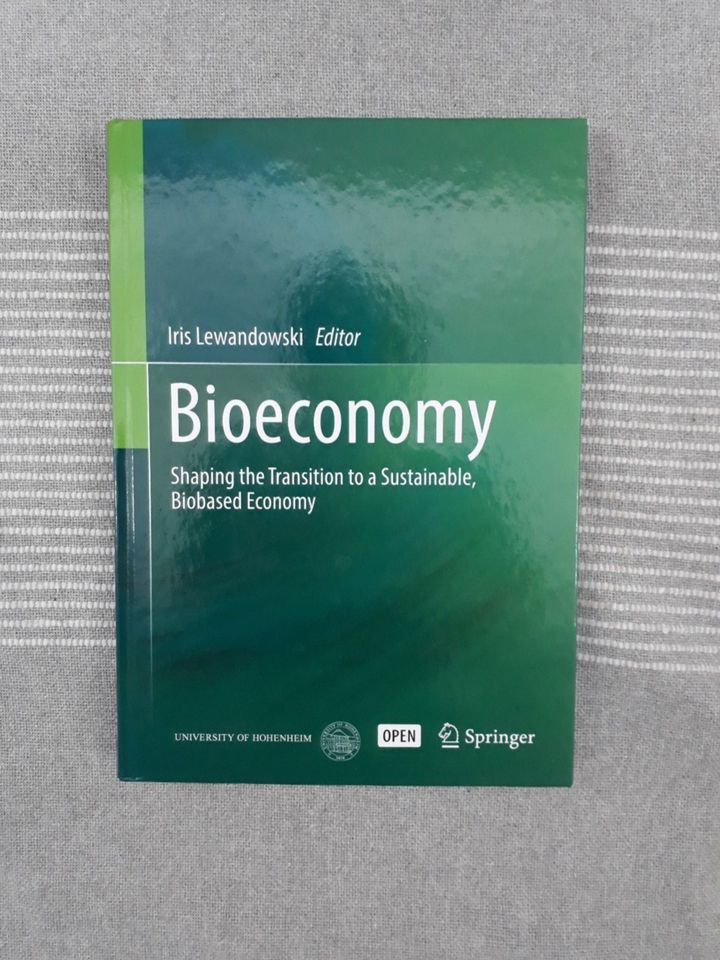 Bioeconomy: Shaping the Transition to a Sustainable, sehr gut in Berlin