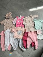 15-teiliges Kleiderpaket Baby Gr.50 Set Kleider Kleidung Hessen - Reinheim Vorschau