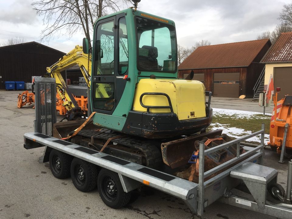 Transport von Traktoren Baumaschinen und Fahrzeugen in Kranichfeld