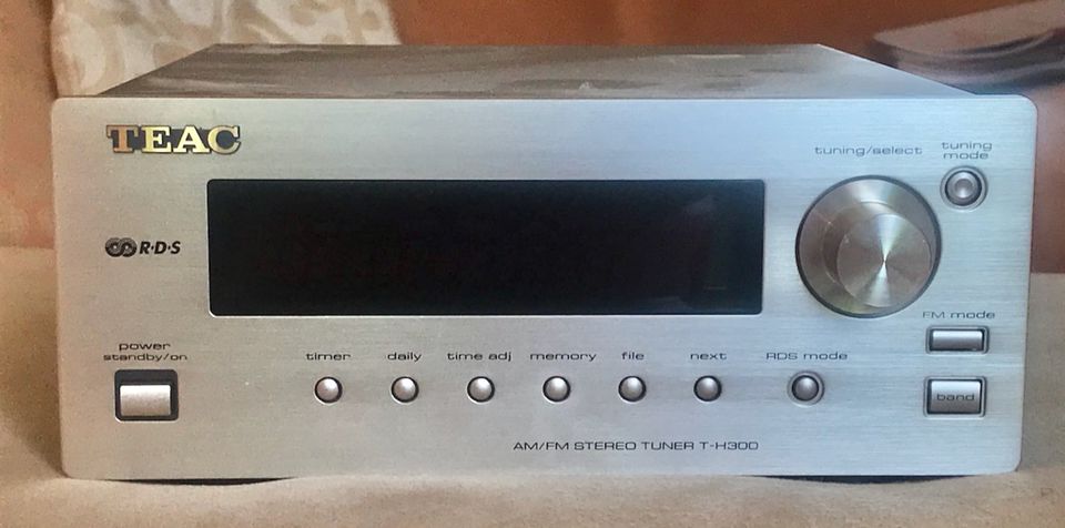 High-End Tuner (analog) TEAC T-H300 . HiFi in Bickenbach