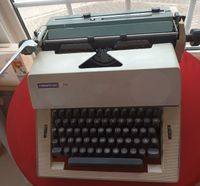 Alte DDR- mechan. Schreibmaschine ROBOTRON 20 Sachsen-Anhalt - Quedlinburg Vorschau