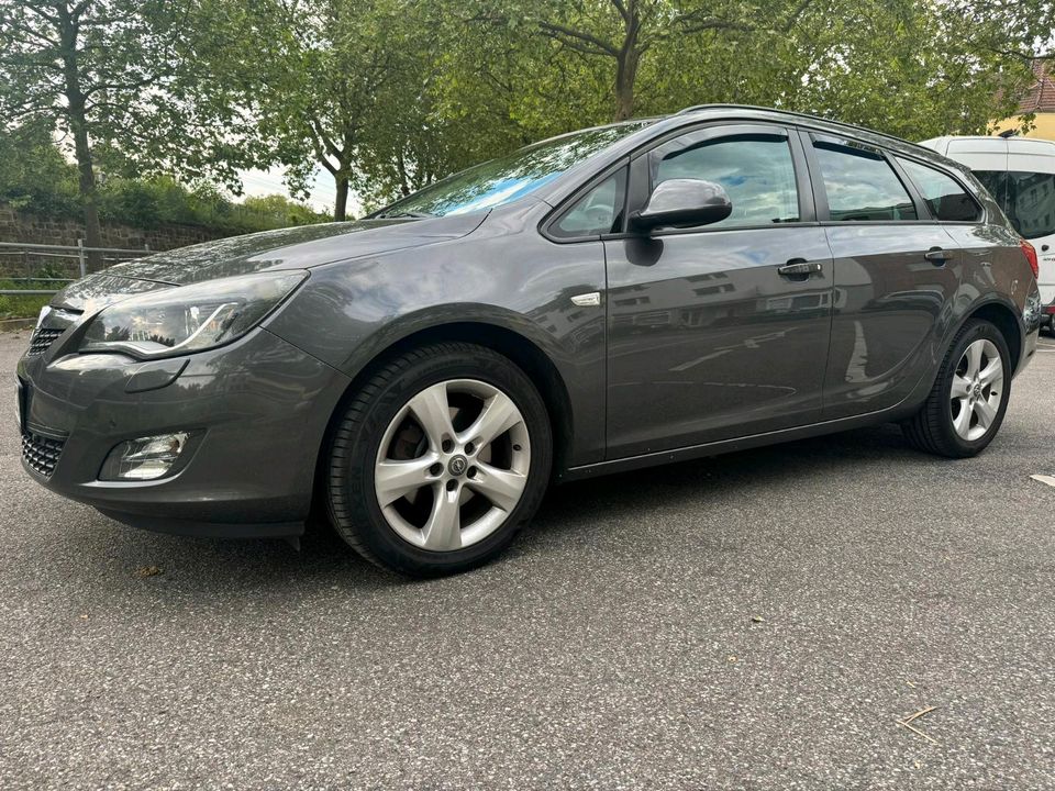 Opel Astra J Sport tourer 2.0 Diesel Klima neu in Mönchengladbach