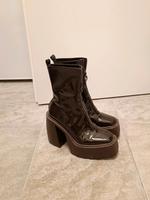 Bershka Lack Stiefel mit Absätzen und dicker Plateausohle, braun Bremen-Mitte - Bahnhofsvorstadt  Vorschau