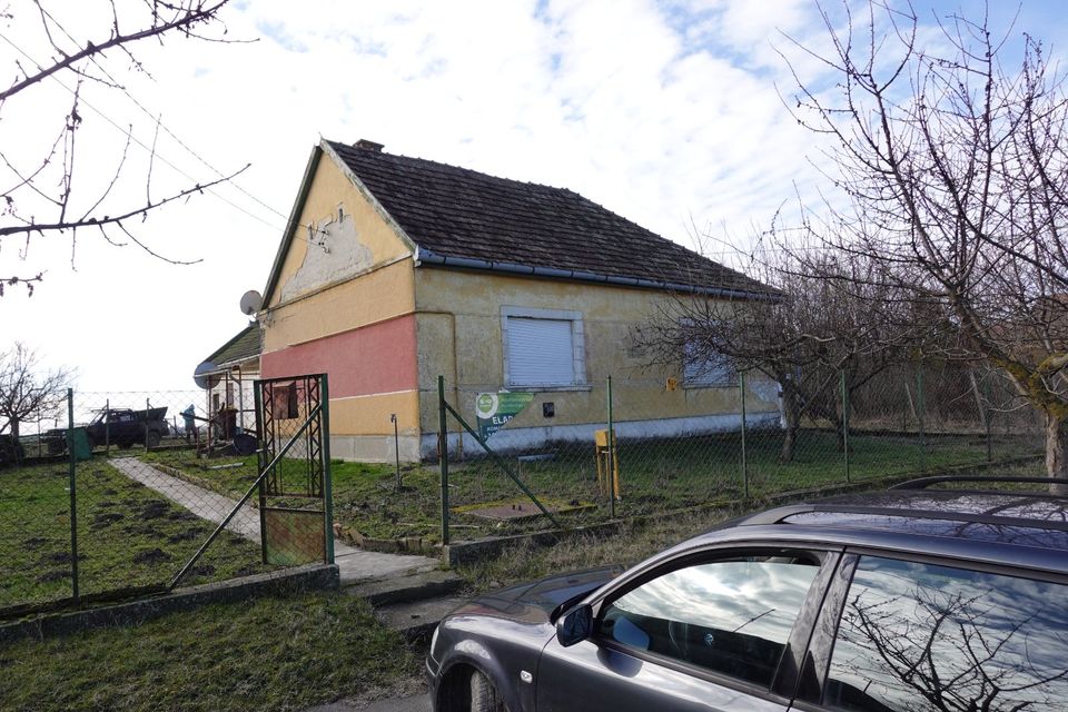 Haus in Ungarn mit großem Grundstück zu verkaufen in Sinzig