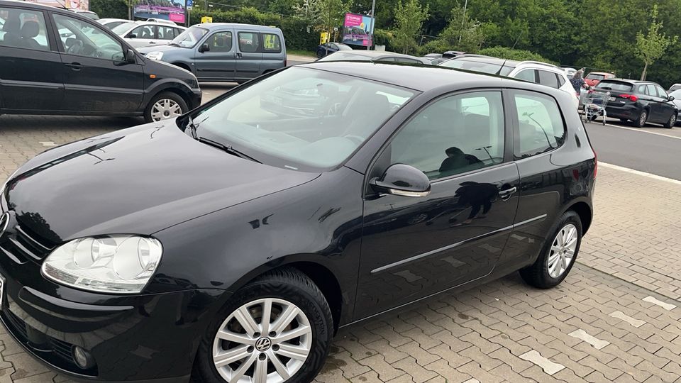 Volkswagen Golf 5 in Bremen