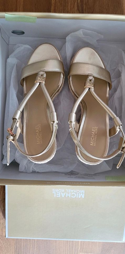 Michael Kors Keilabsatz Sandalen in Nürtingen