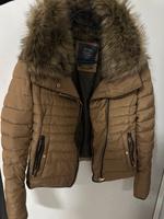 Braune Bershka Premium Jacke mit Fell, Gr.M Berlin - Westend Vorschau