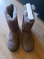 UGG Stiefel mit Reißverschluss, Größe 40 neu Aachen - Kornelimünster/Walheim Vorschau