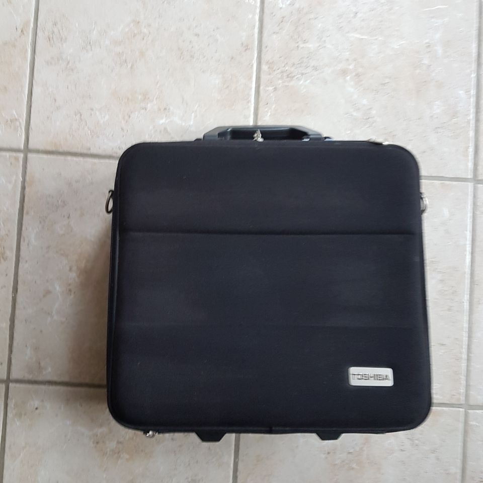 Toshiba Laptoptasche, Tablettasche in Titz