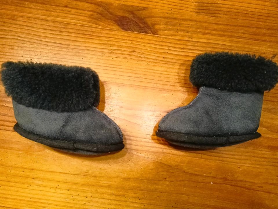 Warme Baby-Schuhe (Sohlenlänge: ca. 12cm) in München