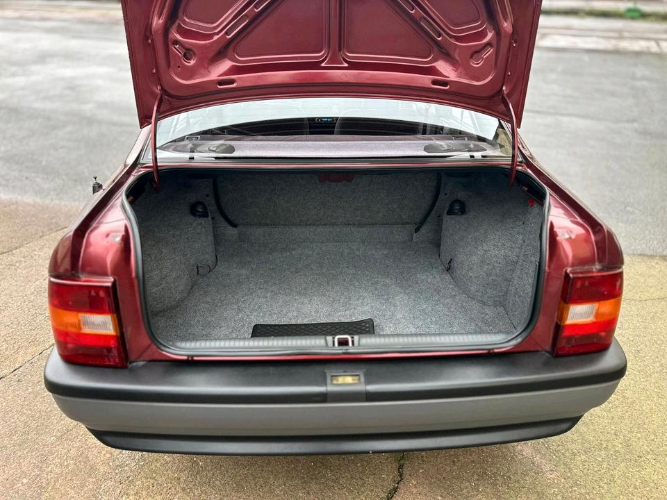 Opel Vectra 5 Türer Tüv Neu 8fach bereift wenig Kilometer in Nordhausen