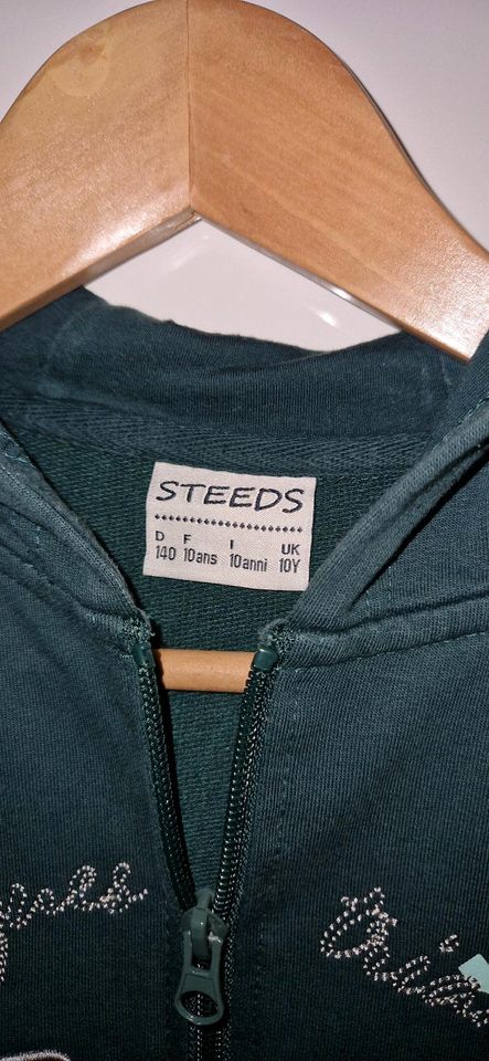 Steeds Sweatjacke, Gr. 140 in Kiel