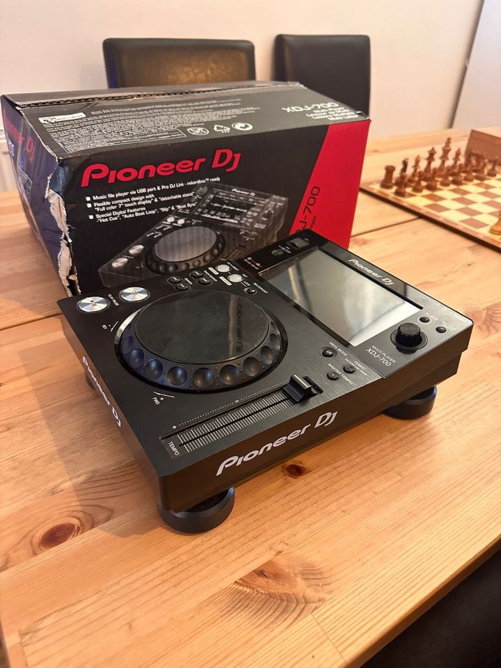 1x Pioneer XDJ-700 Player in Stuttgart