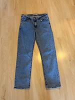 Levi’s Jeans 724 High rise straight 31 / 30 Kr. München - Planegg Vorschau
