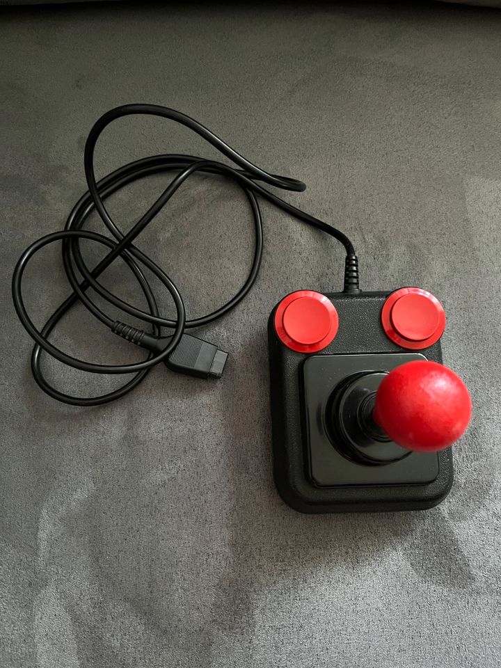 Joystick Competition Pro schwarz-rot für z. B. Commodore C64/128 in Altenkirchen