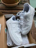 Nike Damenschuh weiß Hannover - Döhren-Wülfel Vorschau