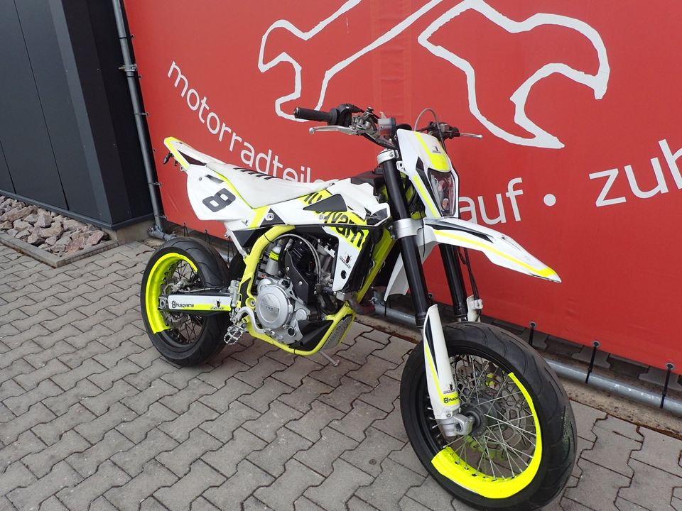 Supermoto SWM SM 500 R Unfall 34Ps A2 Supermoto in Mantel