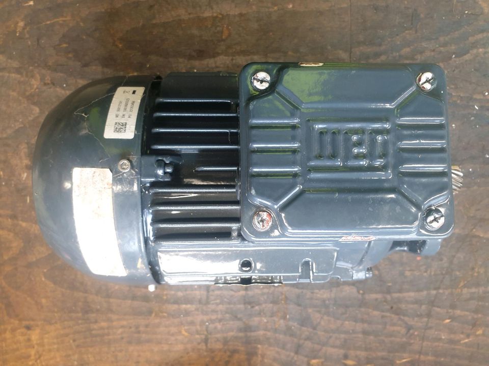 1,1 kw WEG W21 IP55 Elektromotor AL90S/L-04 in Merkendorf