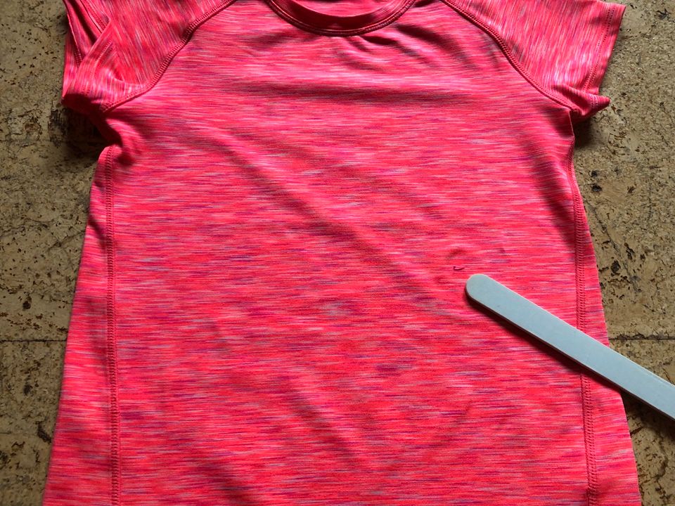 ❤️ H&M Mädchen Sport Shirt Gr.128 134 140 Neon rosa in Nürnberg (Mittelfr)